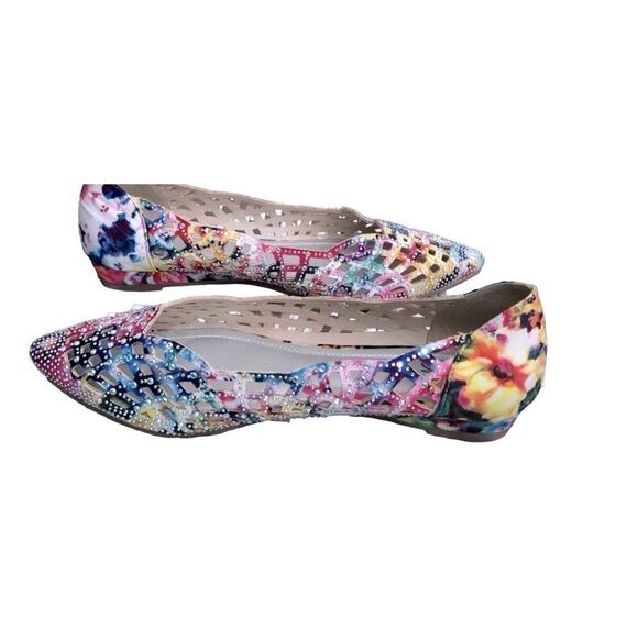 IT’S OK Gorgeous Lattice Floral and Rhinestone Pointy Toe Ballet Flats - Picture 5 of 10